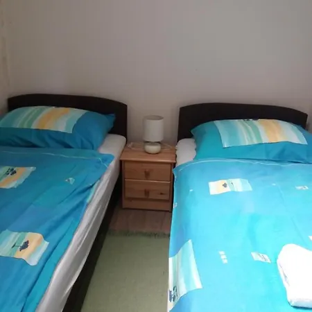 Gyöngy Apartman *
